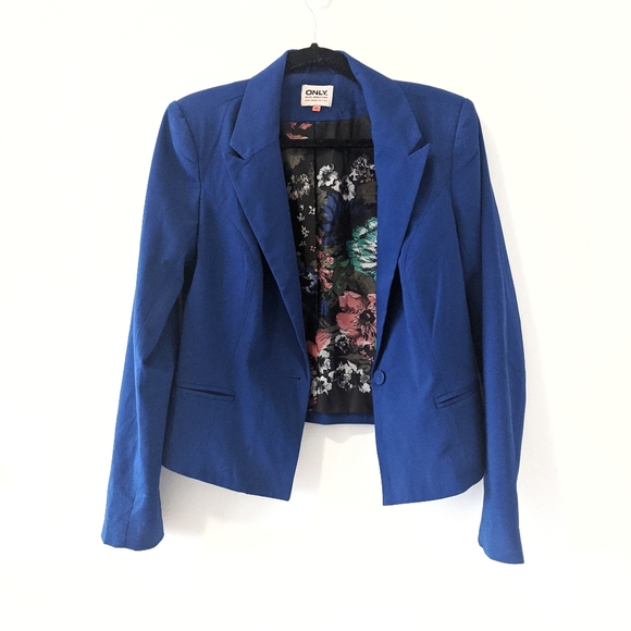 Fitted/Cropped Cobalt Blazer - ONLY Blue Behavior Kaiser New Short Flower Blazer - Picture 2 of 6